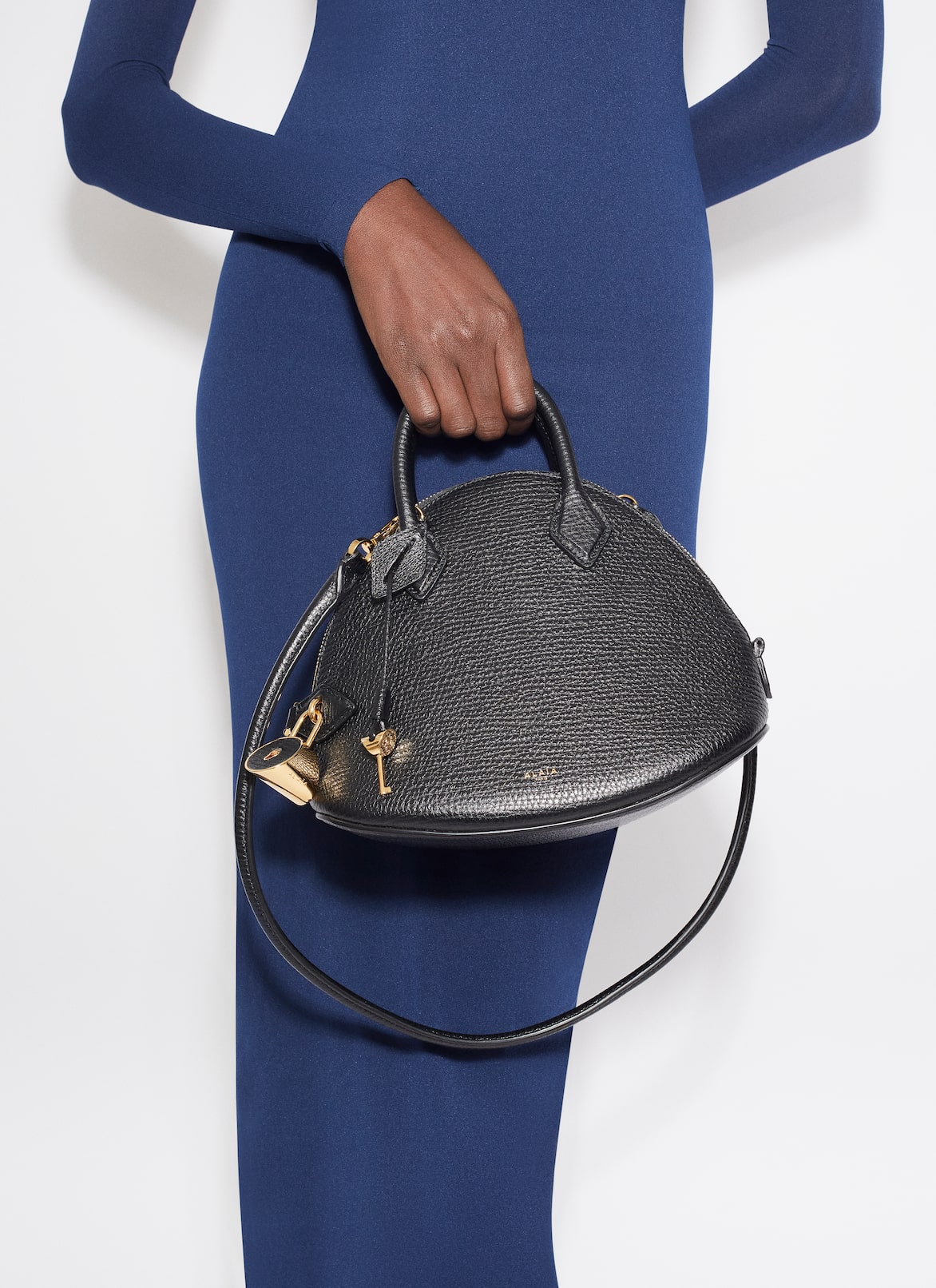 DOME 25 BAG IN CALFSKIN ALAÏA BLACK DOME 25 BAG IN CALFSKIN